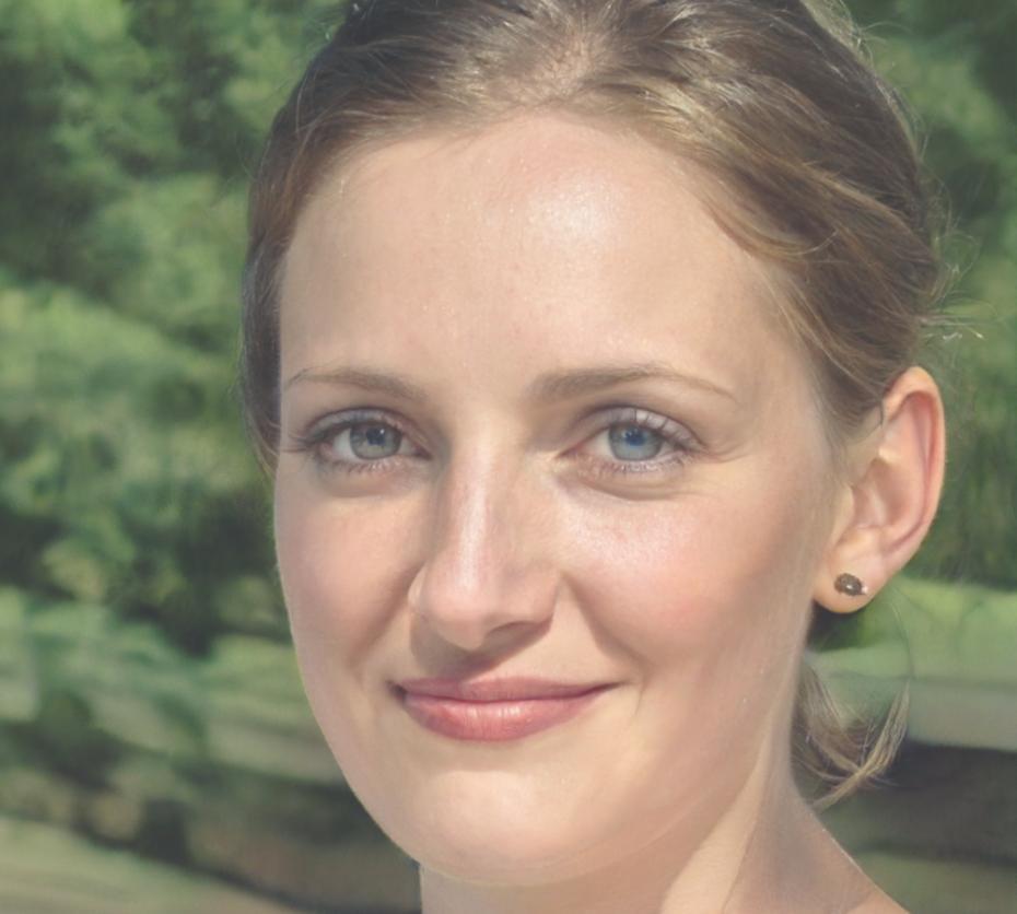 Преподаватель Елена Морозова